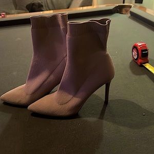 Ankle socks booties. Dark taupe. Size 8. Steve Madden. Gently used. Like new!!